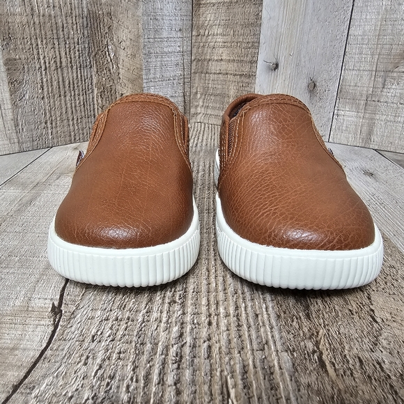 Carter's - Picture 2 of 6